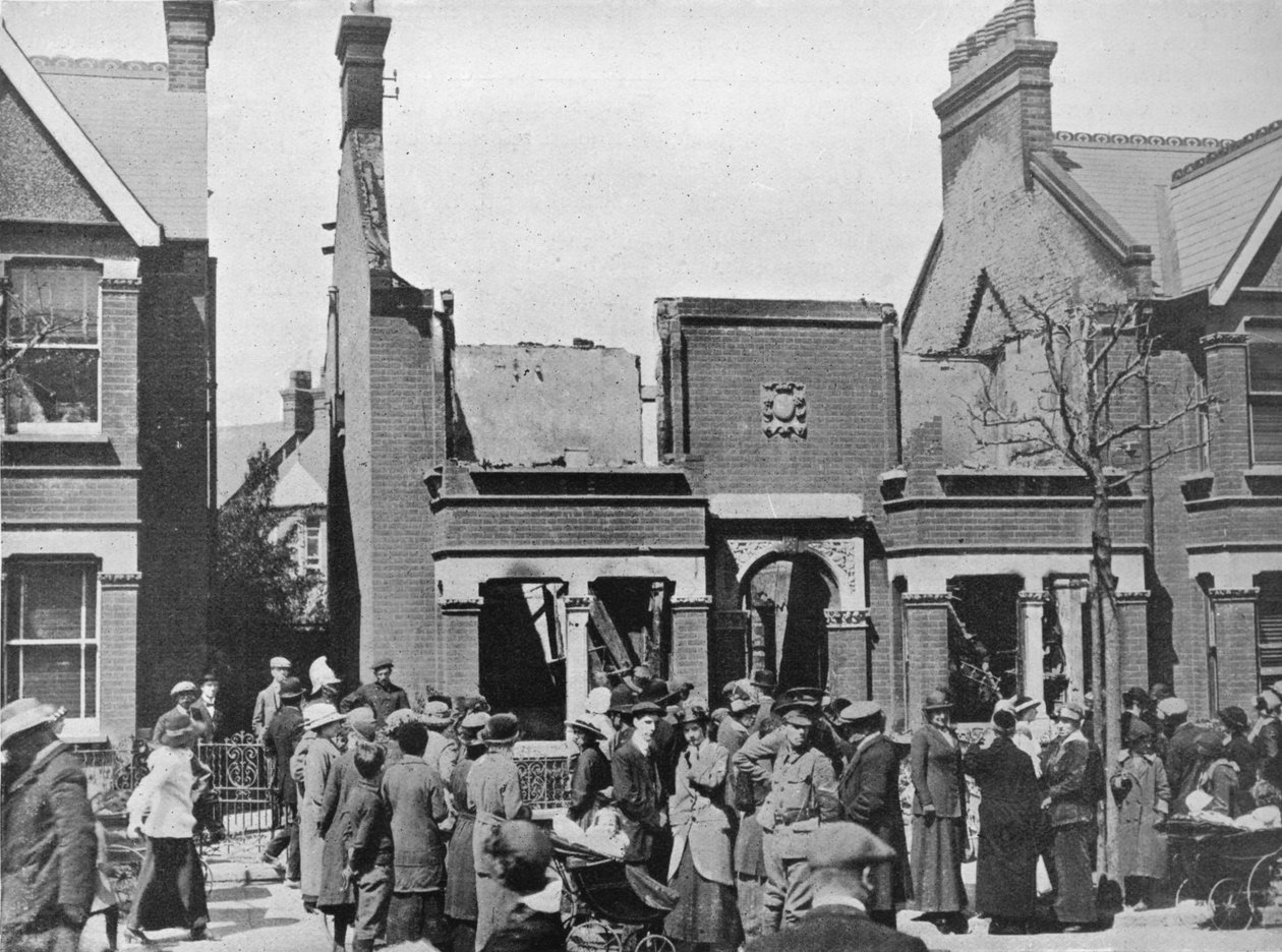 Egy légitámadás eredménye: Egy összetört ház Southendben, 1915 alkotó: Unbekannt