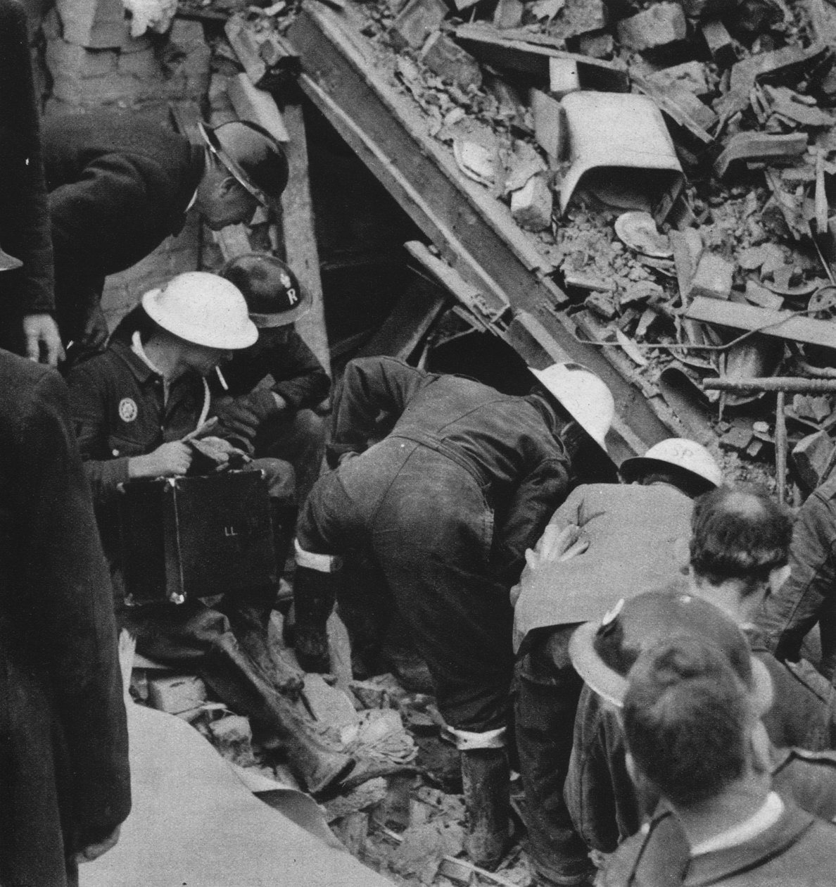 A keresés folytatódik, 1941 1942 alkotó: Unbekannt