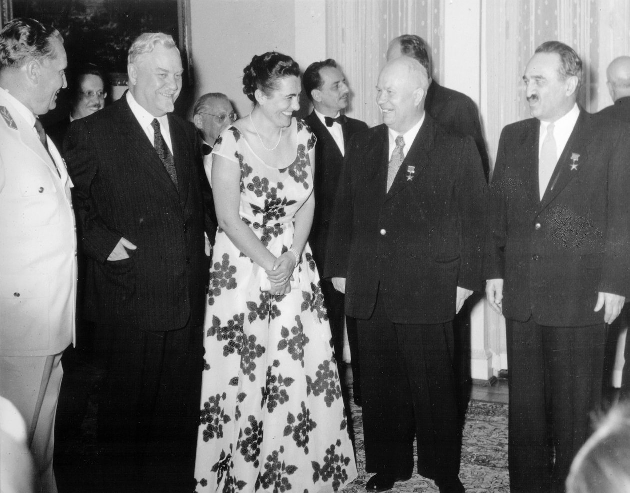 A Belgrádi Nyilatkozat aláírási ceremóniája, Belgrád, Jugoszlávia, 1955. július 2. alkotó: Unbekannt