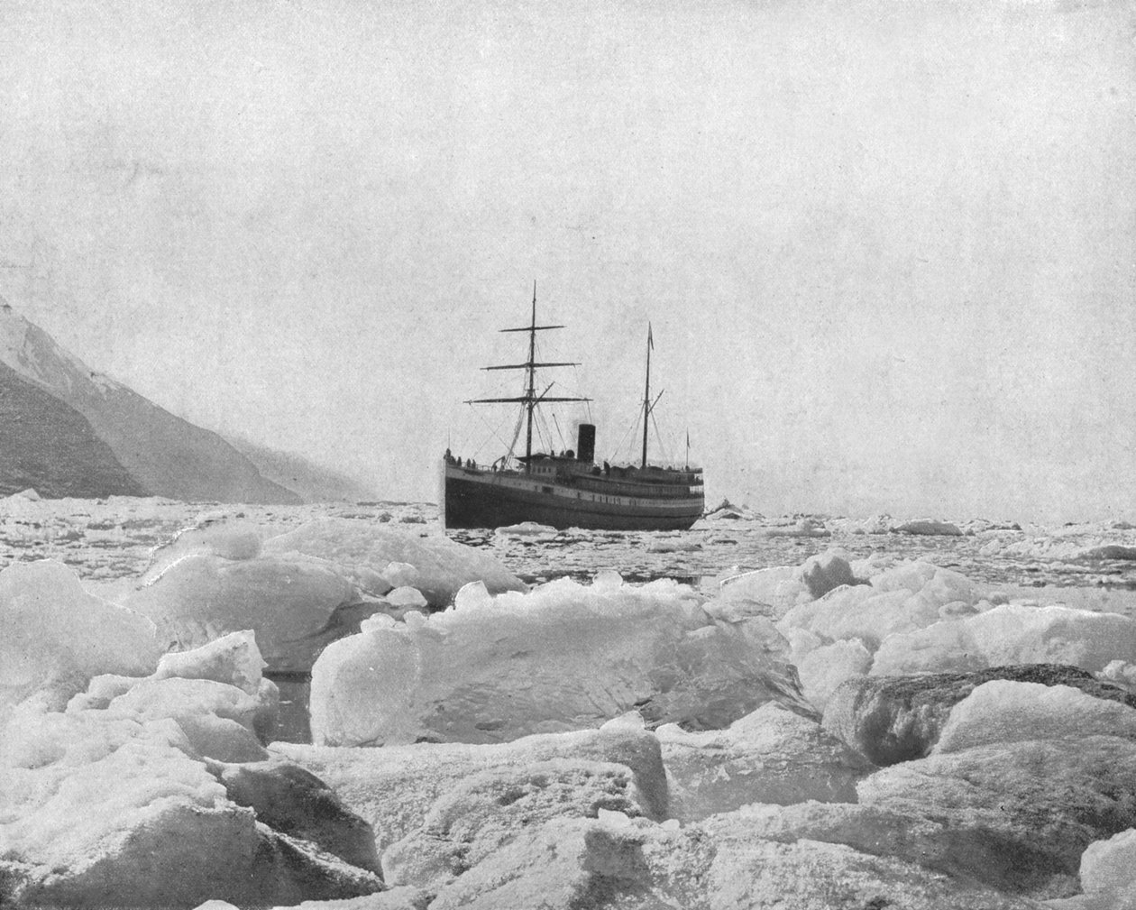 A Queen gőzhajó, Glacier Bay, Alaszka, USA, 1900. alkotó: Unbekannt