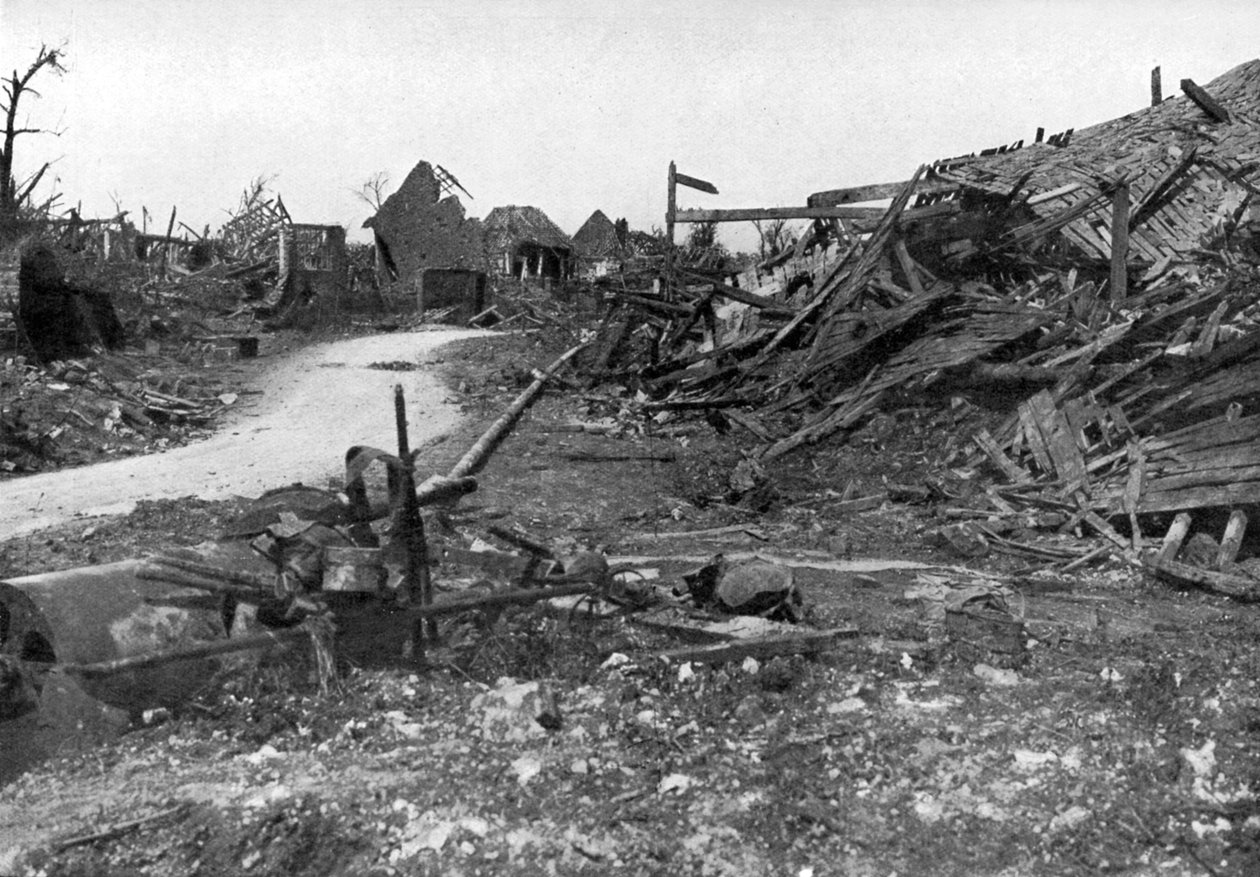 Mametz falu a júliusi bombázás után, a somme-i csata, 1916, c1920 alkotó: Unbekannt