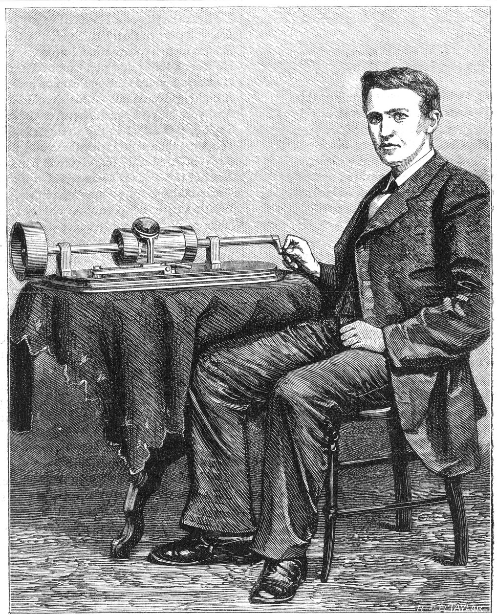 Thomas Alva Edison amerikai feltaláló, fonográfjának korai kézi meghajtású modelljével, 1878 alkotó: Unbekannt