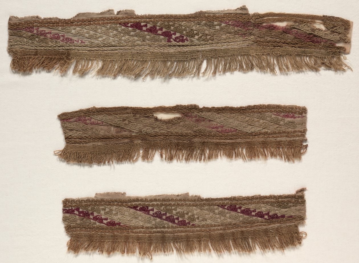 Három szegélytöredék, c. 1100-1400. alkotó: Unbekannt