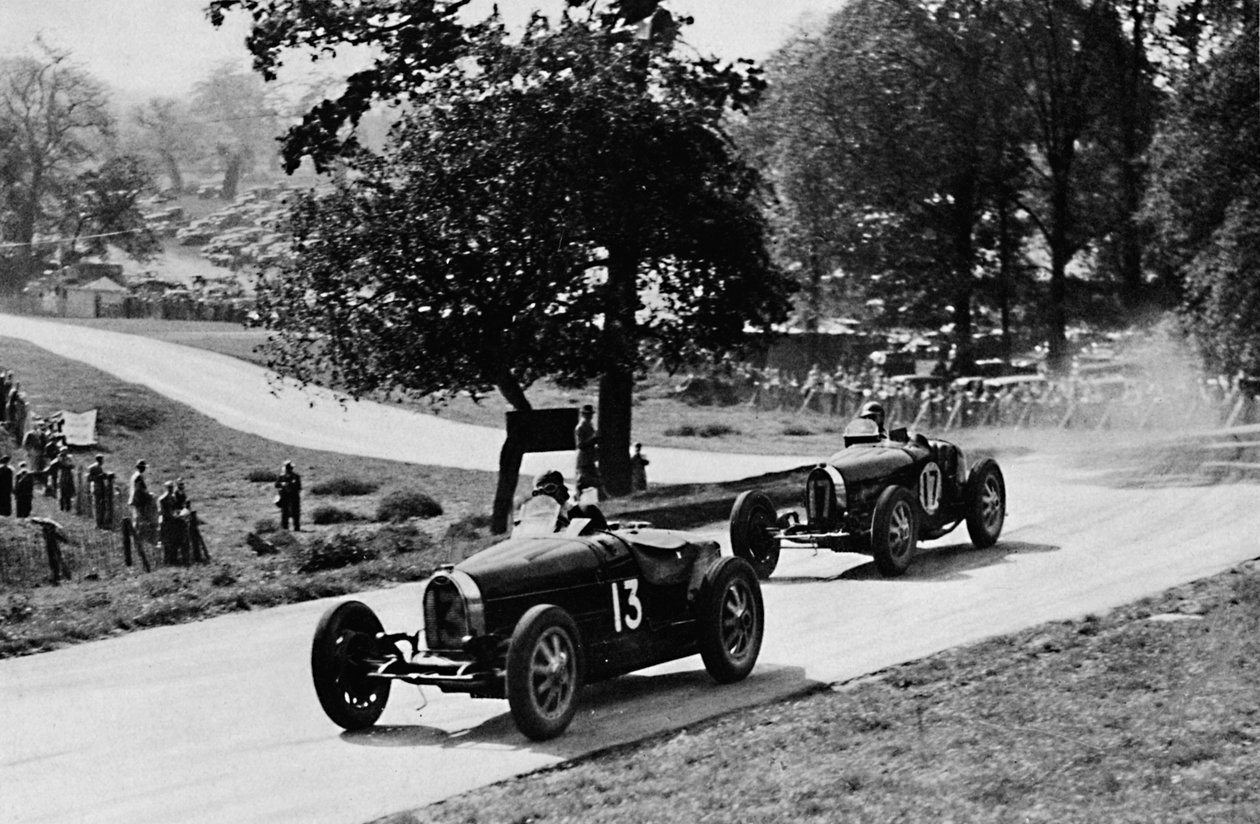 Izgalmas versenyzés Angliában: Bugattis Doningtonban, 1937 alkotó: Unbekannt