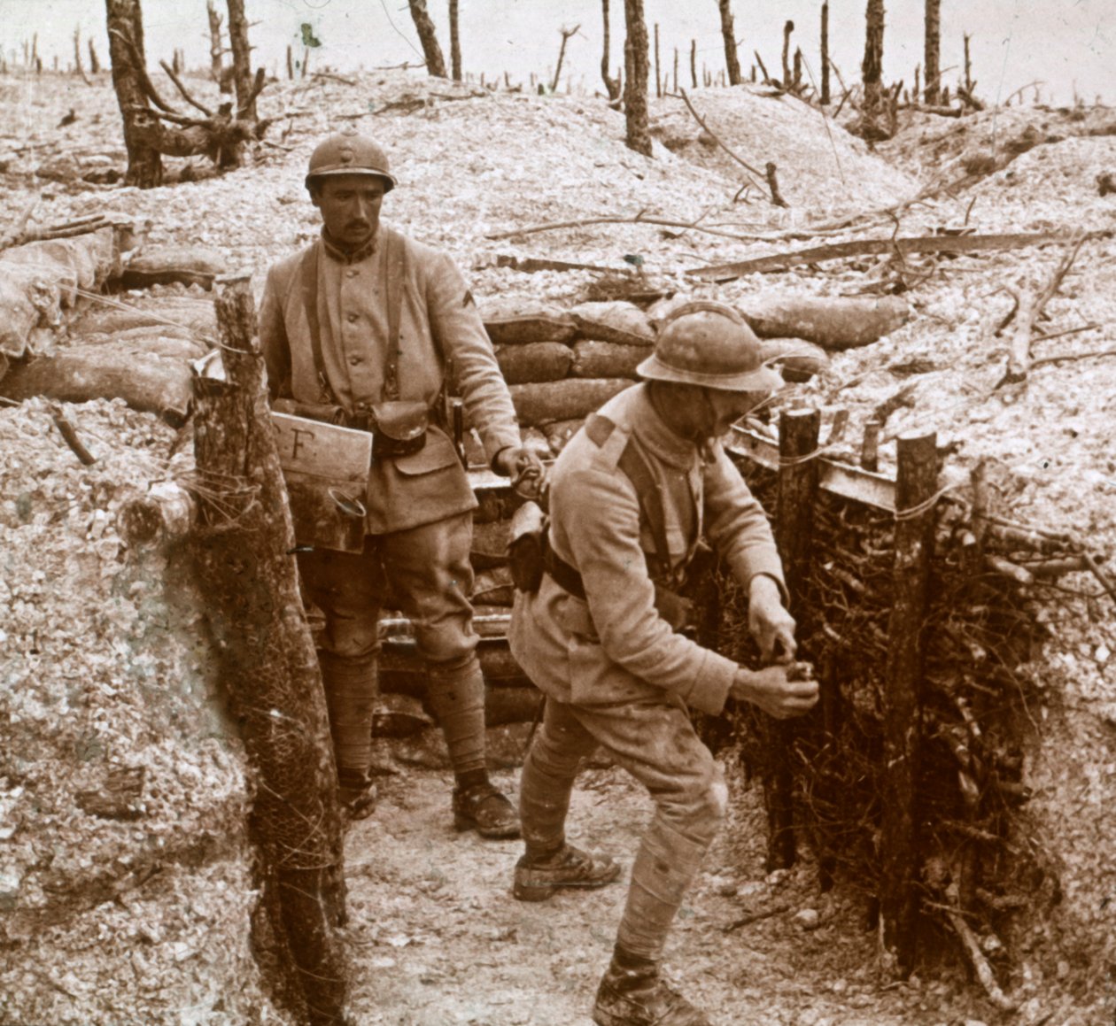 Gránátdobás, frontvonal, c1914-c1918 alkotó: Unbekannt