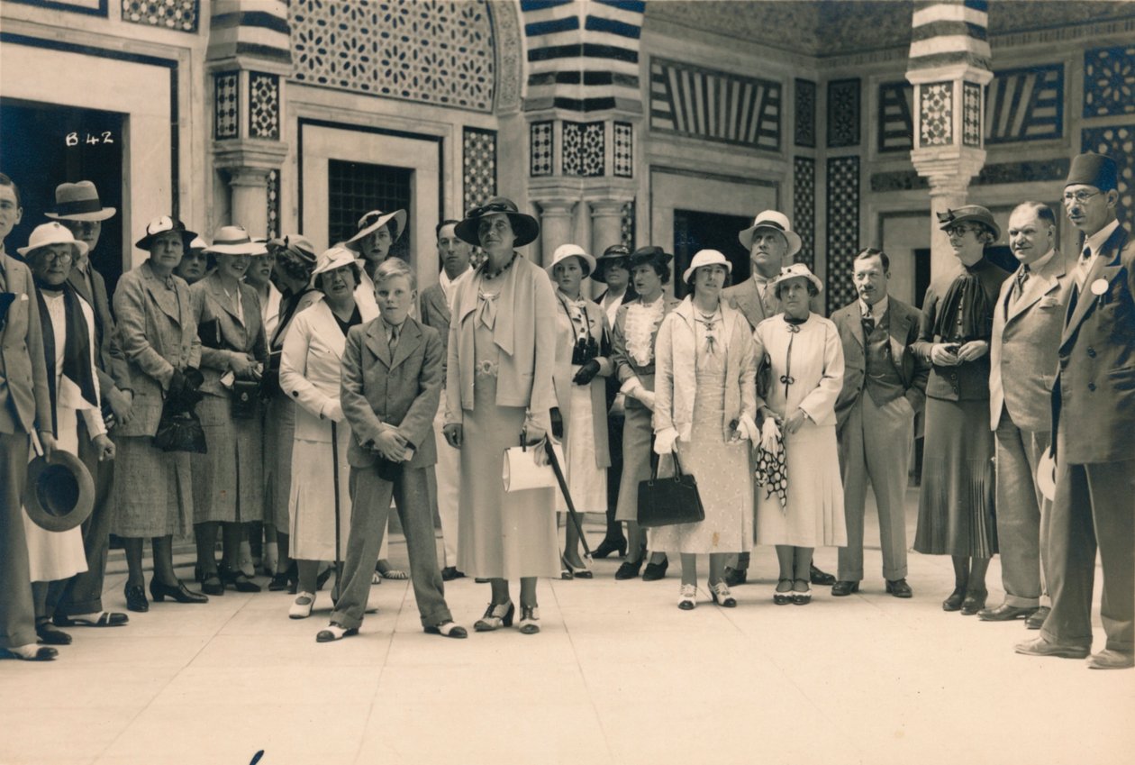 Turisták egy körutazáson, esetleg Sidi Bou Saidban, Tunéziában, 1936 alkotó: Unbekannt