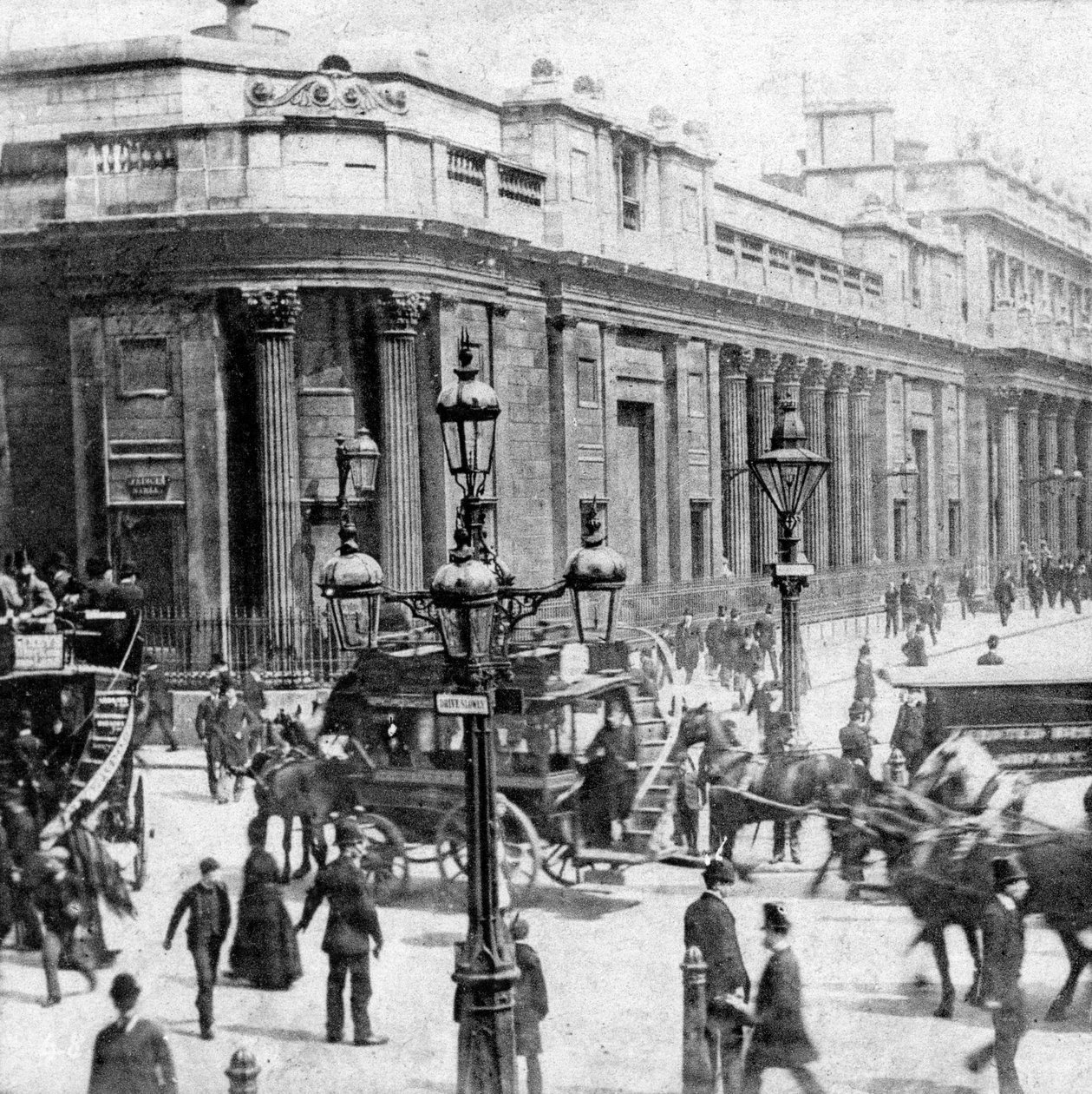 Forgalom a Bank of England mellett, London, 19. század vége alkotó: Unbekannt