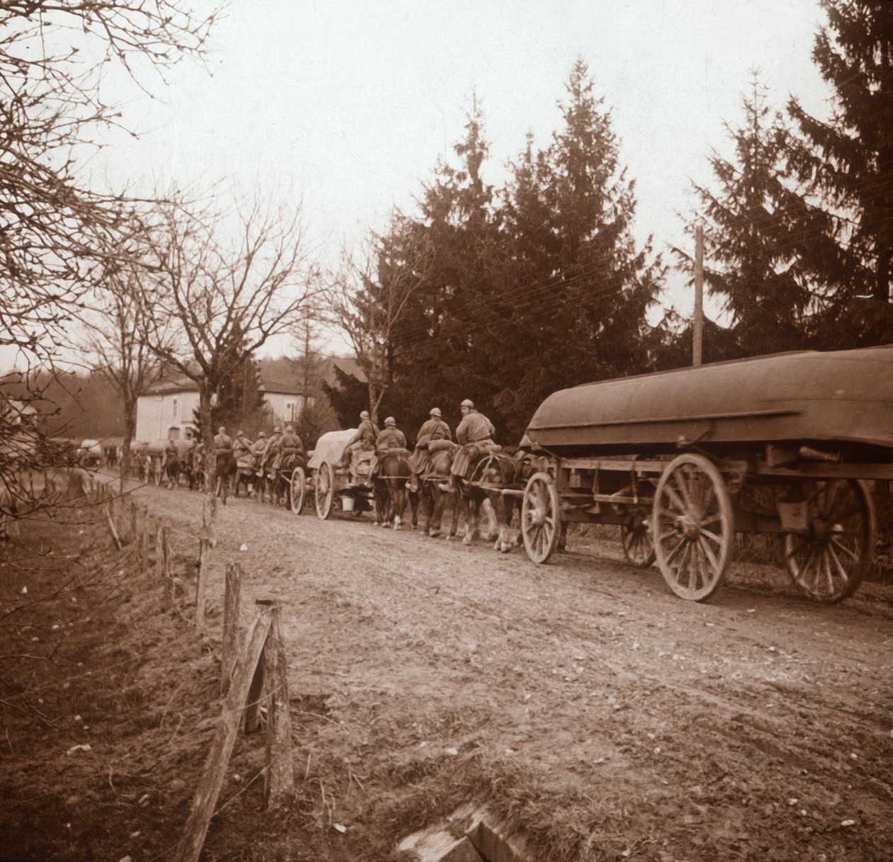 Pontonok szállítása, Somme, Észak-Franciaország, c1914-c1918 alkotó: Unbekannt