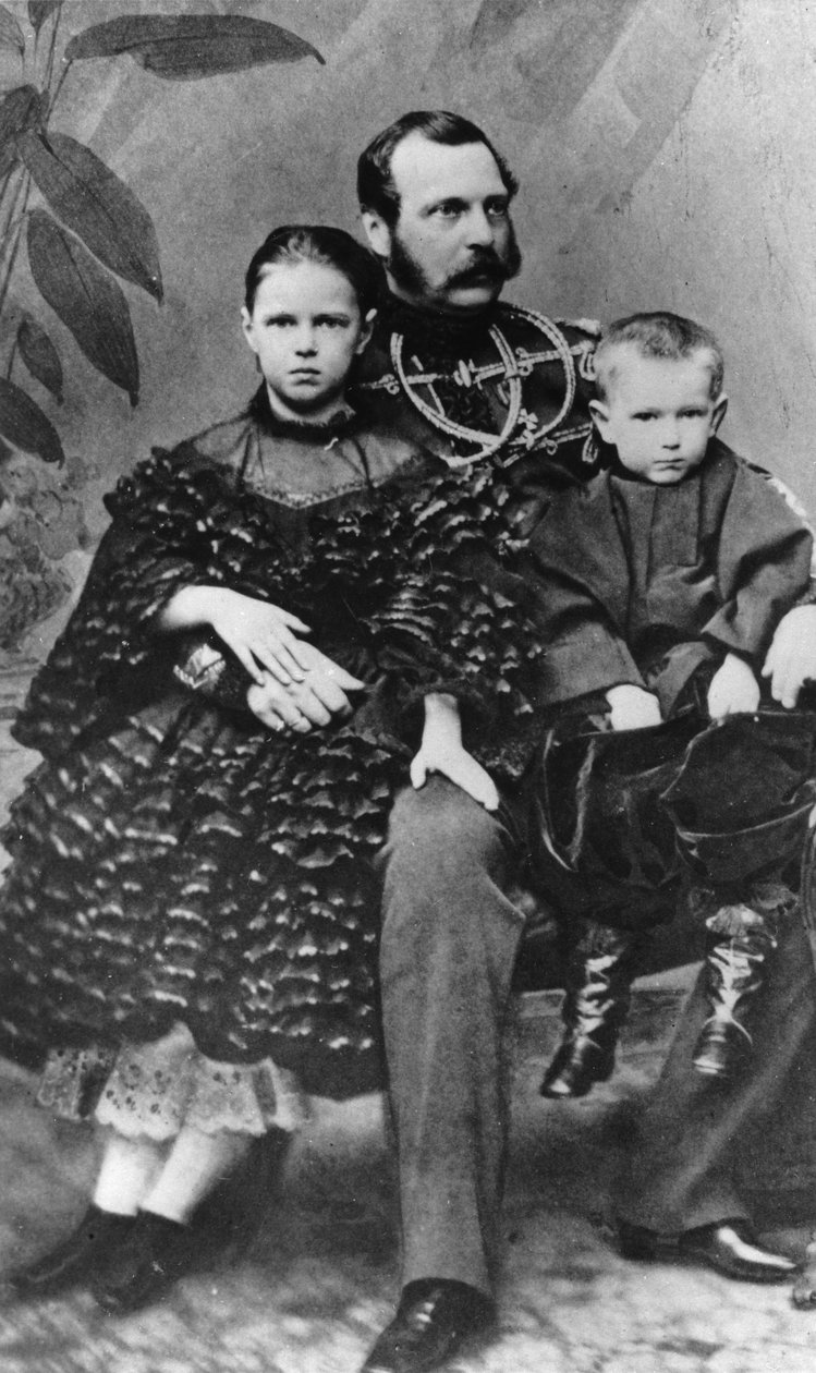 II. Sándor orosz cár lányával, Máriával és fiával, Szergejjel, c1860-c1862 alkotó: Unbekannt