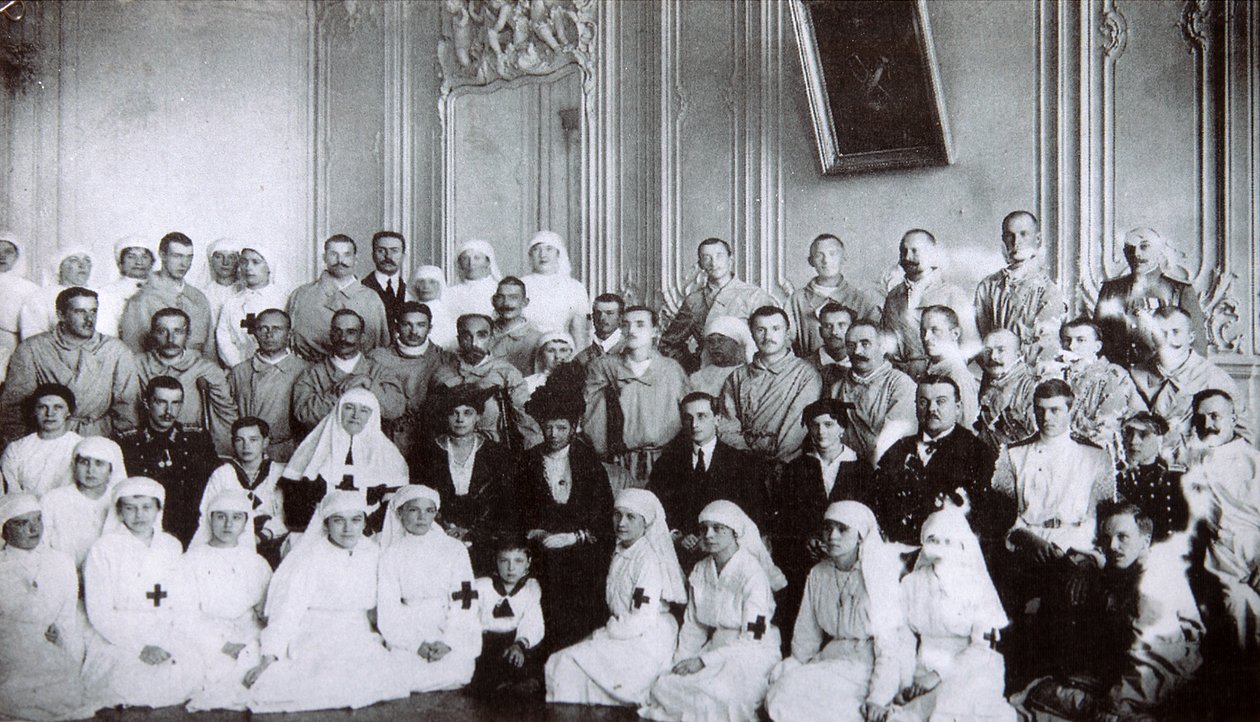 Maria Fedorovna orosz cárnő egy kijevi kórházban látogat el 1915-ben alkotó: Unbekannt