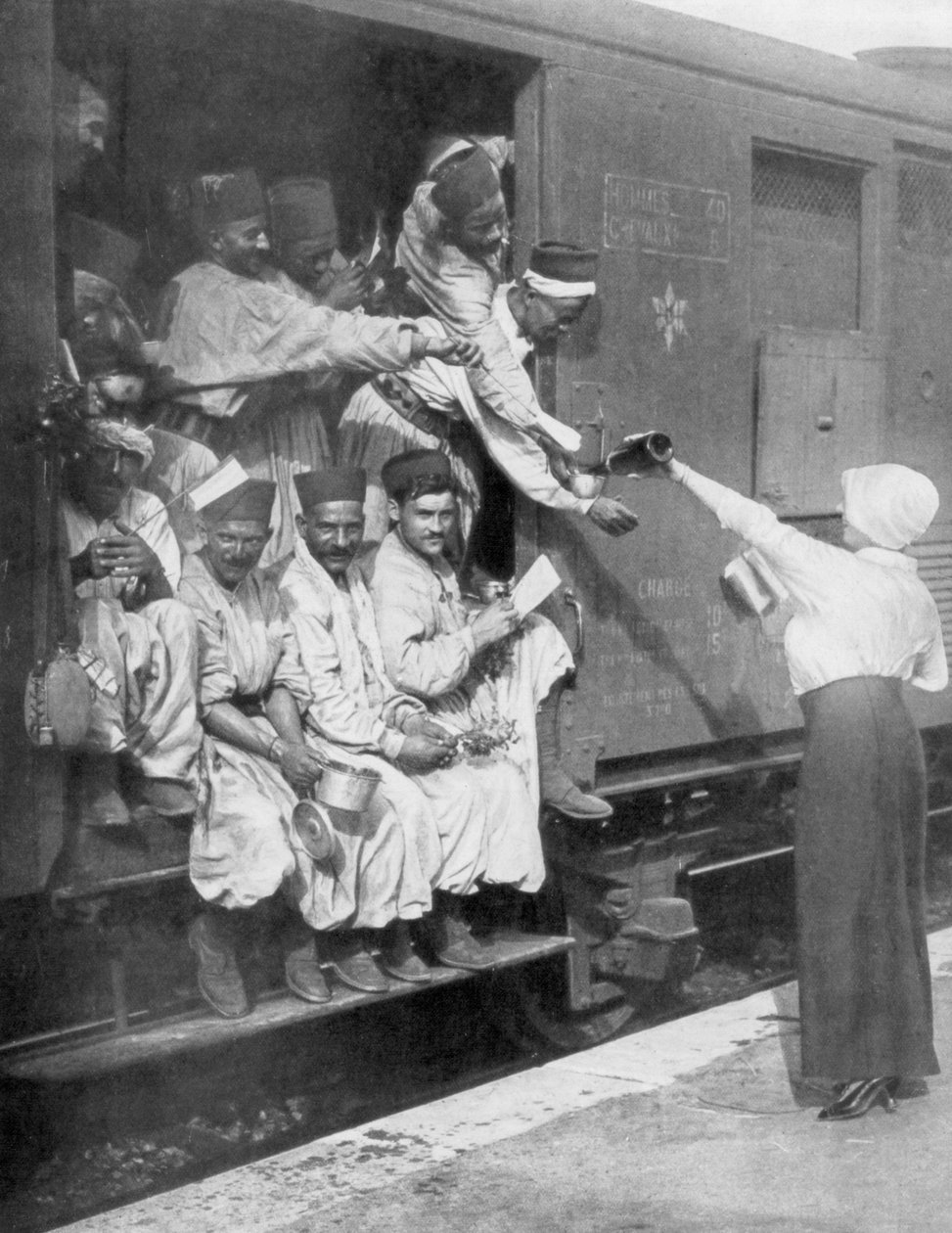 Török puskások vonattal a frontra, 1914 alkotó: Unbekannt