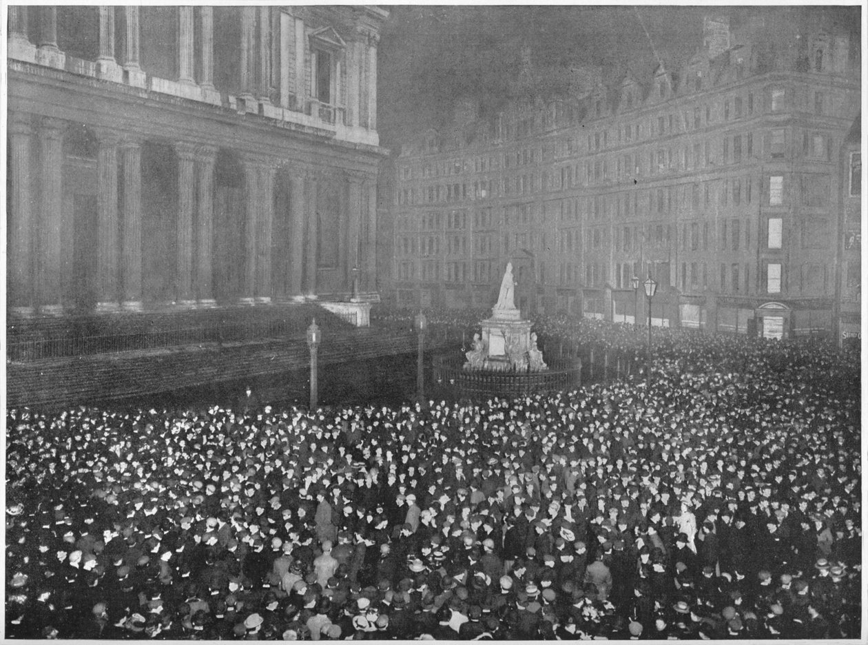 Szilveszter tizenkét órakor a Szent Pál-székesegyház előtt, London, c1902 1903 alkotó: Unbekannt
