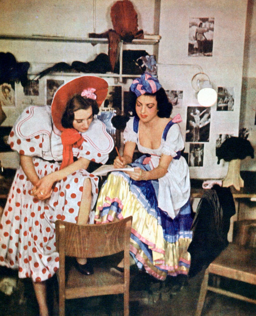 Két nő a Mint egyszer májusban című könnyűoperájából, Walter Kollo, Berlin, 1943 alkotó: Unbekannt