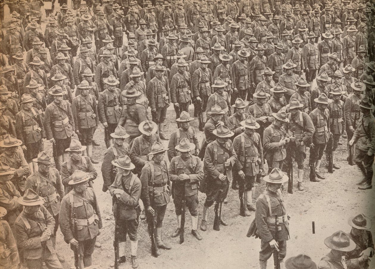 Az Egyesült Államok csapatai 1917. augusztus 15-én a Londonon átvonuló felvonulás előtt parádéztak. alkotó: Unbekannt