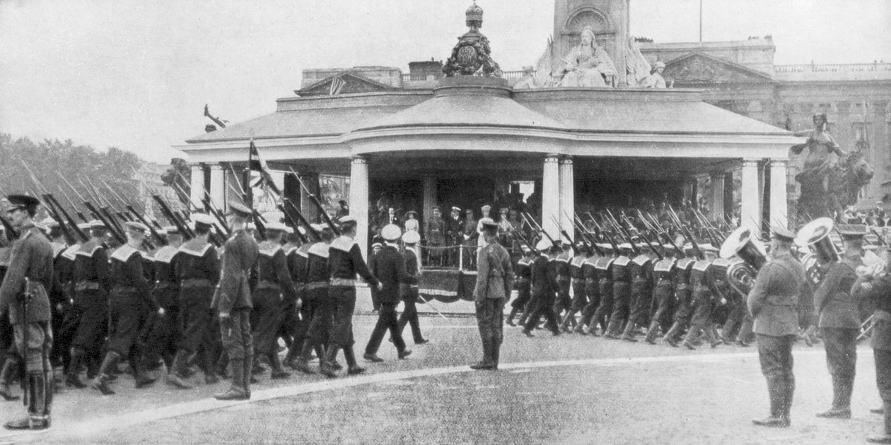 Győzelmi felvonulás a Victoria Memorial és a Buckingham-palota mellett, London, 1919. július 19. alkotó: Unbekannt