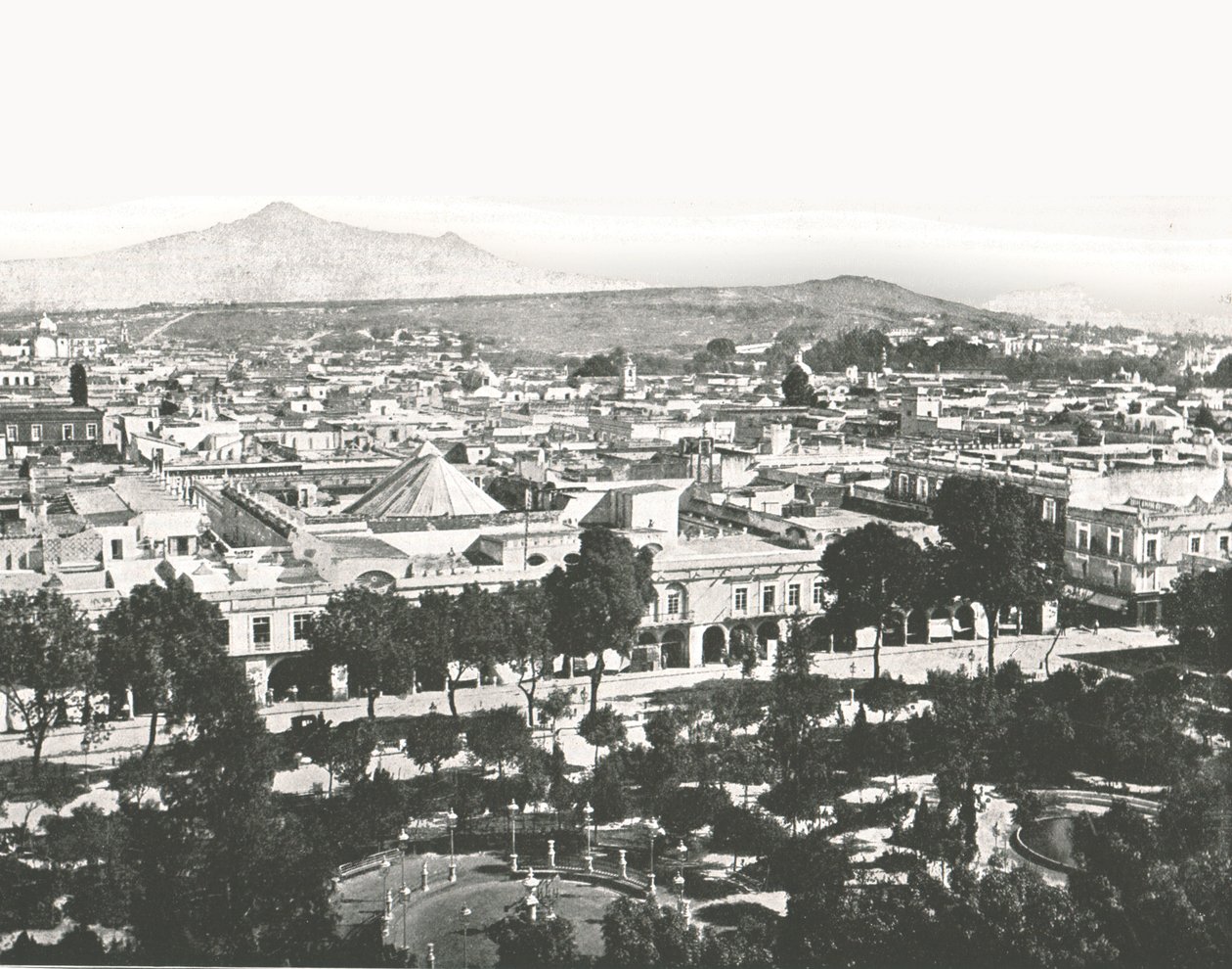 Kilátás a katedrálisból, Puebla, Mexikó, 1895. alkotó: Unbekannt