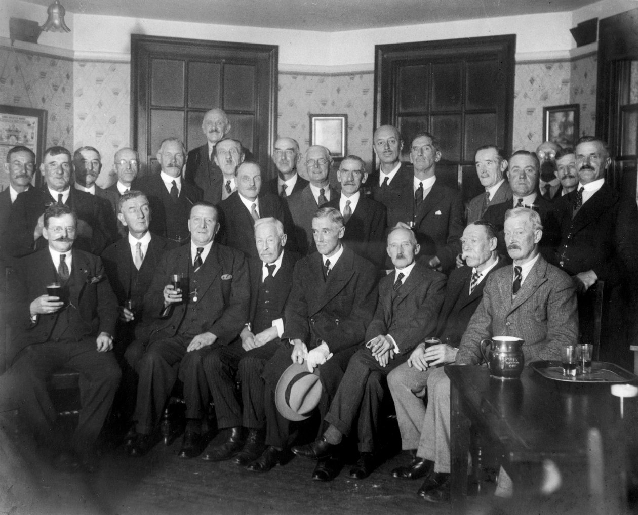 Első világháborús veteránok Surbitonból, 1934 alkotó: Unbekannt