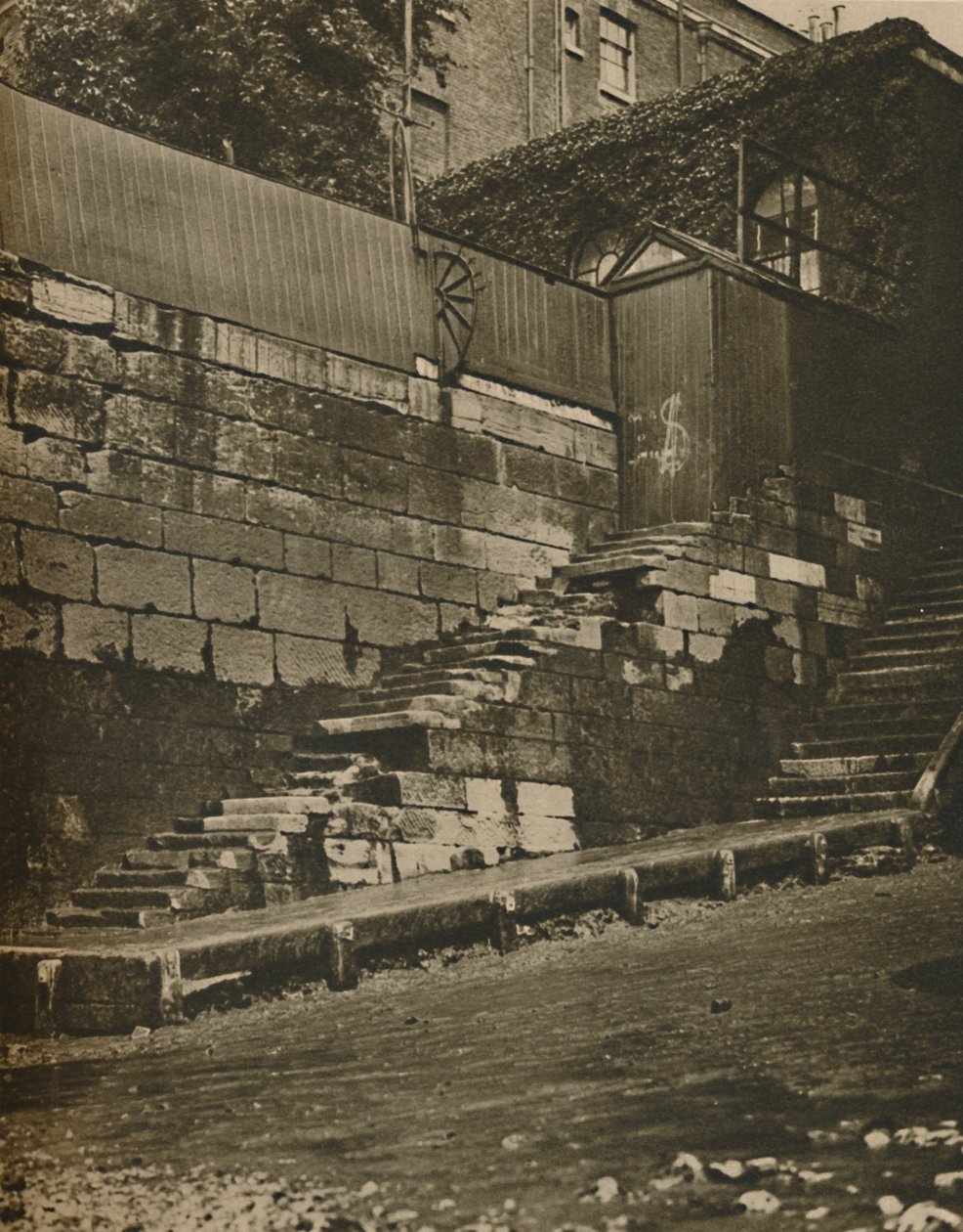 Vágó régi lépcsők, Ahol a víziemberek jártak, c1935. alkotó: Unbekannt
