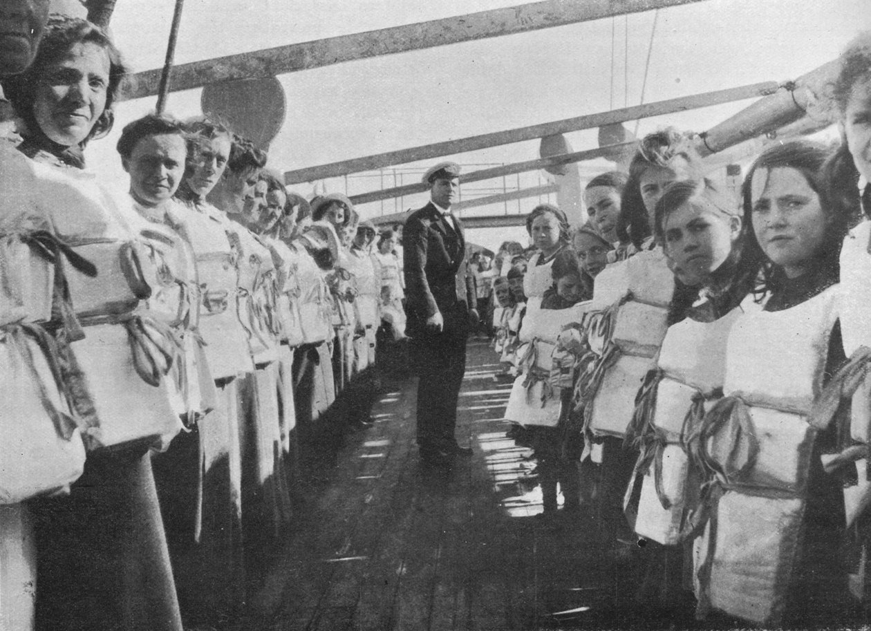 Háborús mentőöves fúró egy óceánjáró fedélzetén, 1915 alkotó: Unbekannt