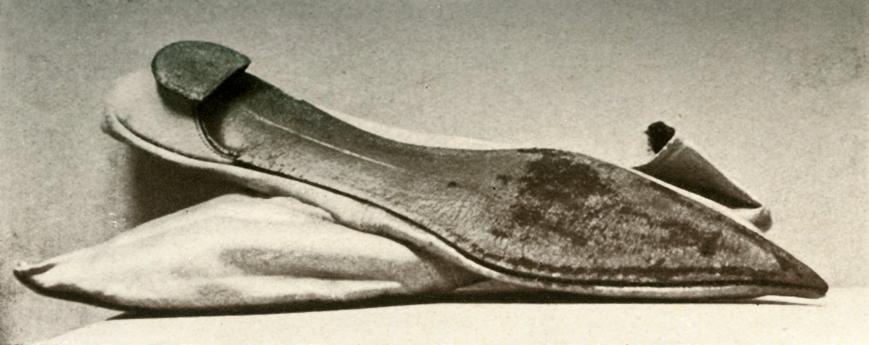 Fehér szatén esküvői papucs, 1800, 1937. alkotó: Unbekannt