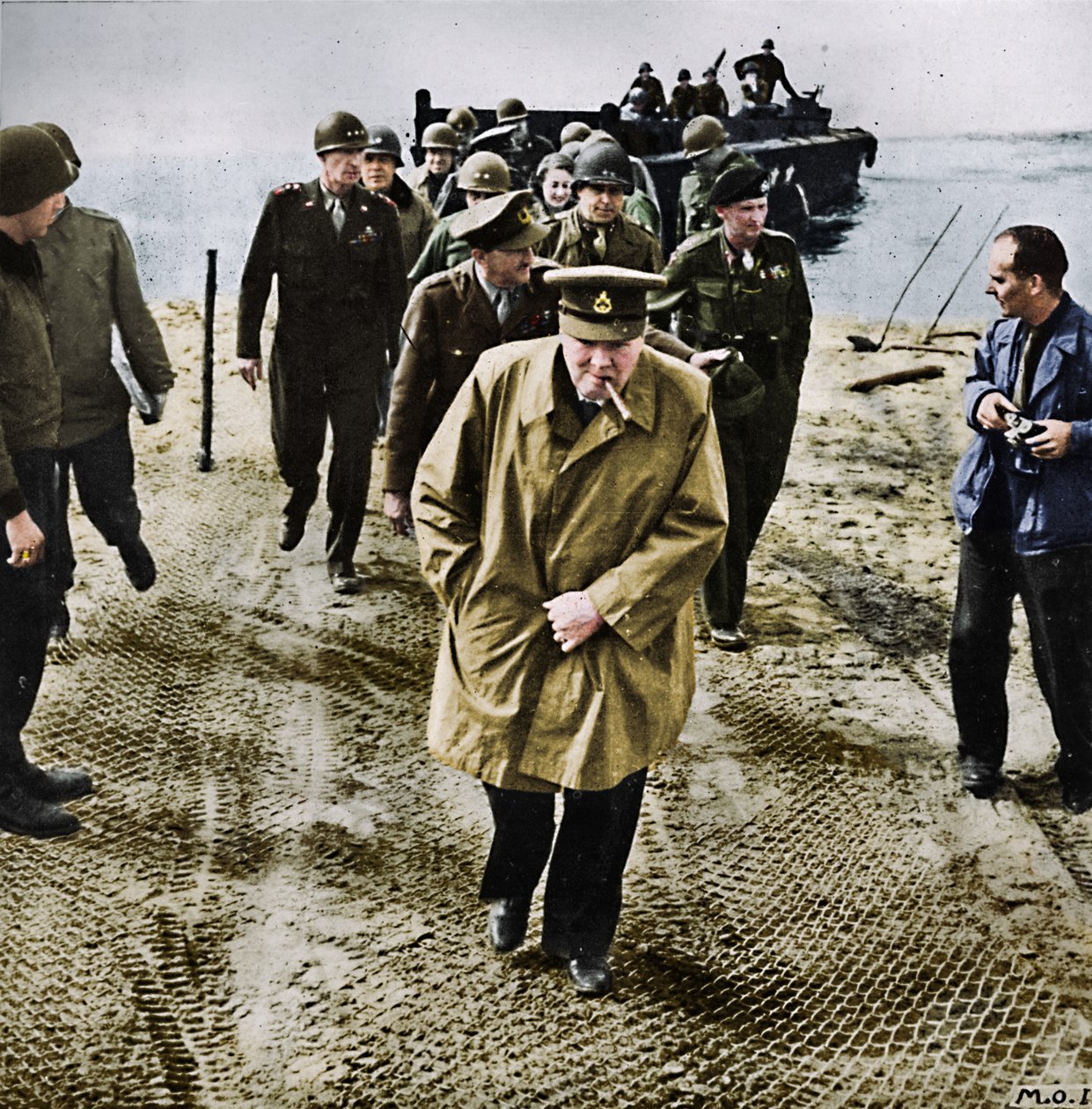 Winston Churchill a Rajnán túl. Kifelé Németországba! Tovább a győzelemhez!, 1945 alkotó: Unbekannt