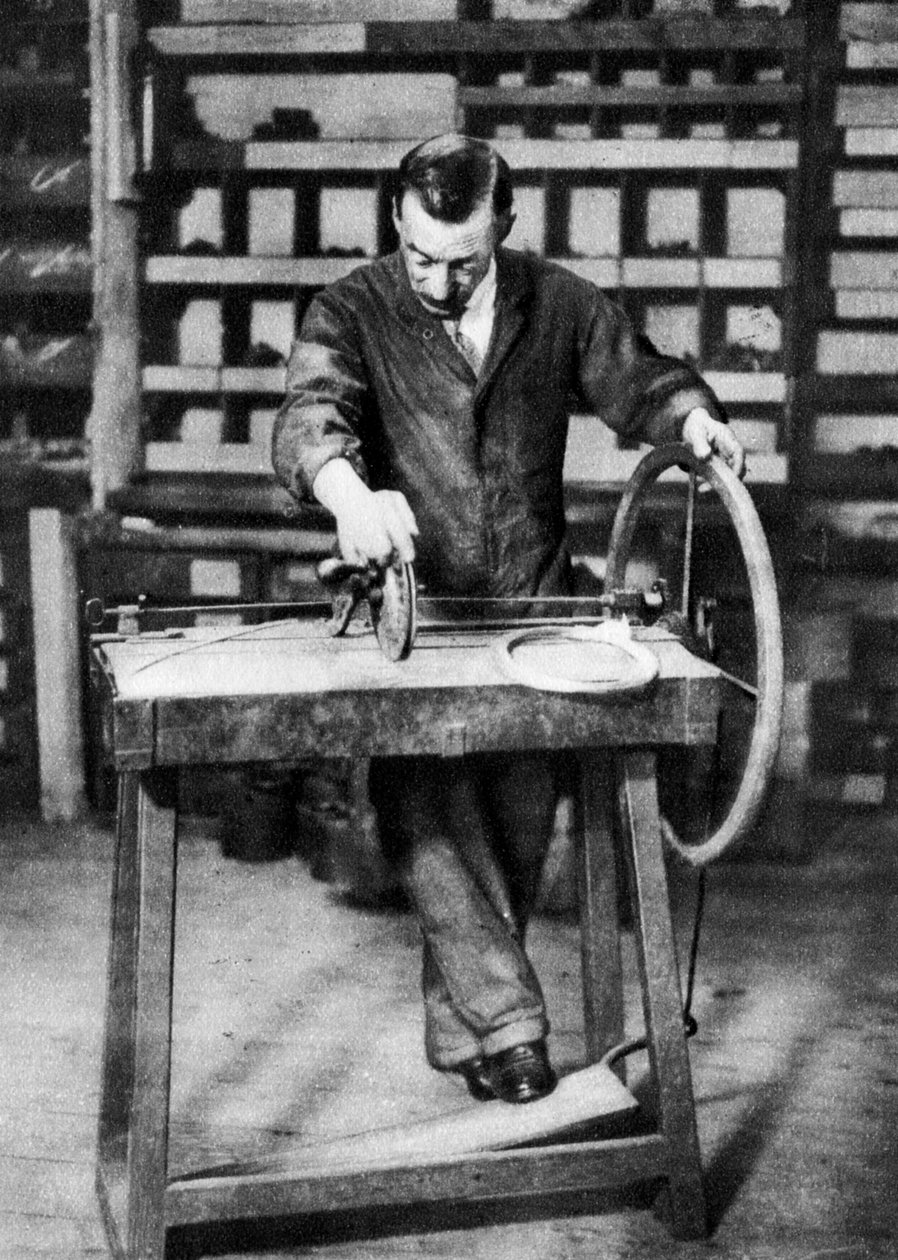 Huzalt tekercselnek rugókba rugózárak számára, London, 1926-1927 alkotó: Unbekannt