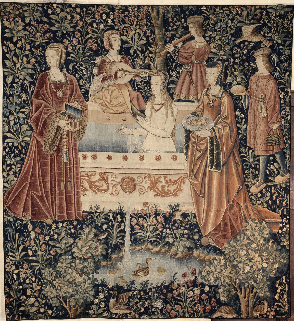 Woman Bathing körülvéve Attendants Tapestry sorozat La Vie Seigneuriale, c. 1500 alkotó: Unbekannt