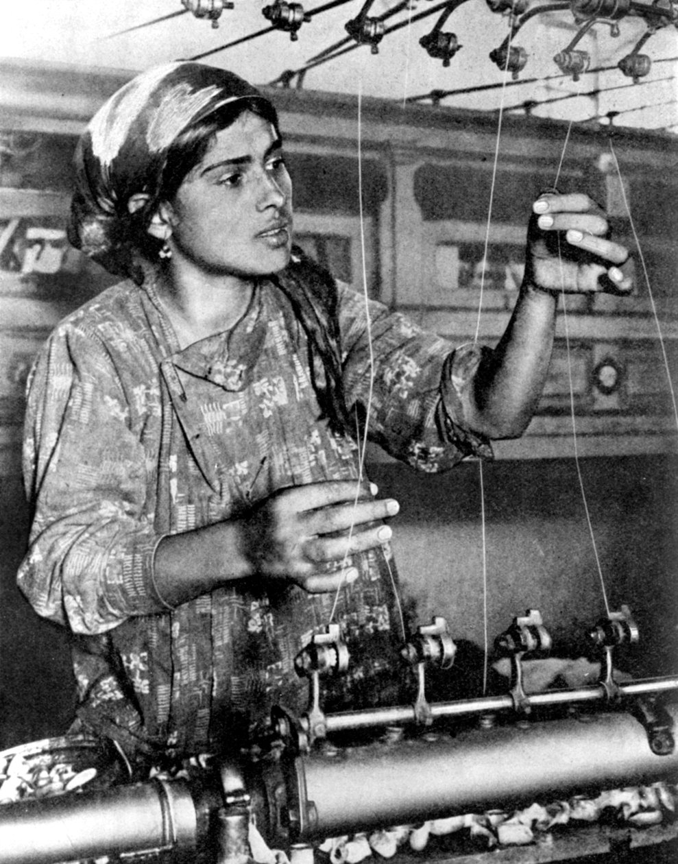 Selyemiparban dolgozó nő, Szamarkand, Üzbegisztán, 1936 alkotó: Unbekannt