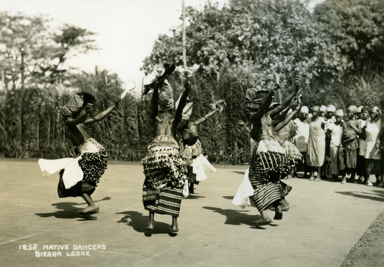 Női táncosok fellépnek, Sierra Leone, XX. század alkotó: Unbekannt