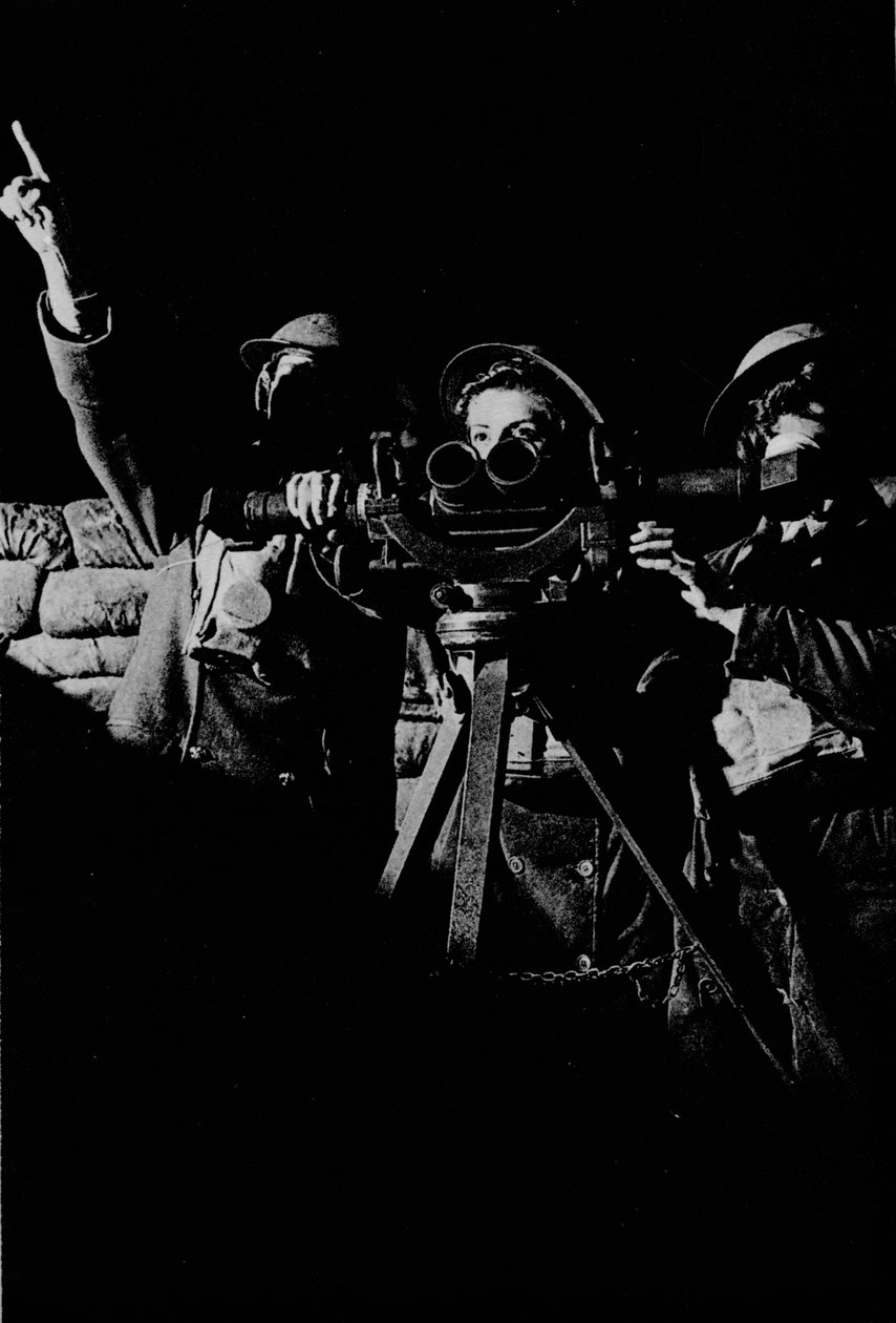Nők szolgálatban egy légvédelmi ütegen, 1943 alkotó: Unbekannt