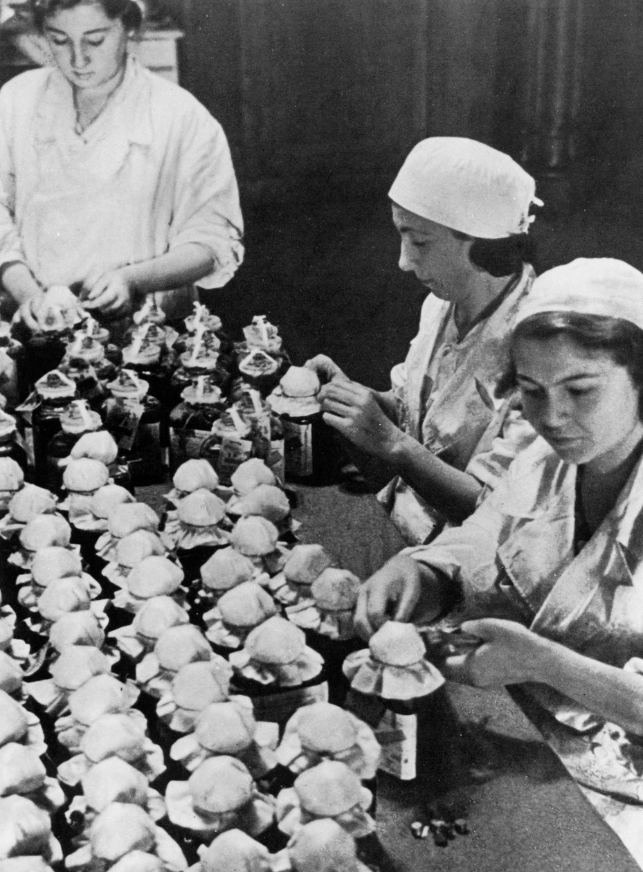 Nők, akik adományozott vért zárnak, második világháború, Moszkva, 1941 alkotó: Unbekannt