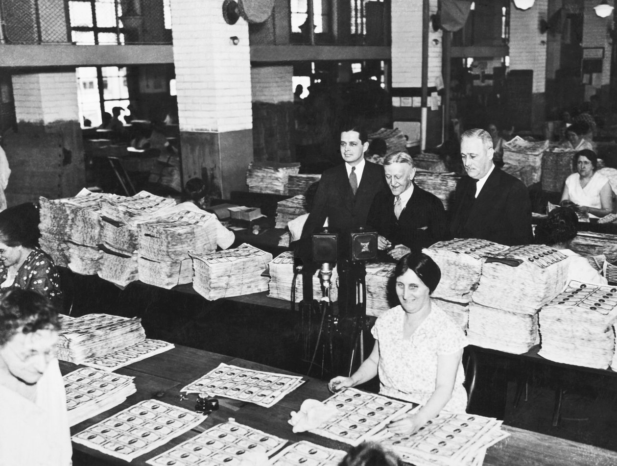 Workers Making Money, Washington, D.C., 1929 körül (f/w fotó) alkotó: Unbekannt