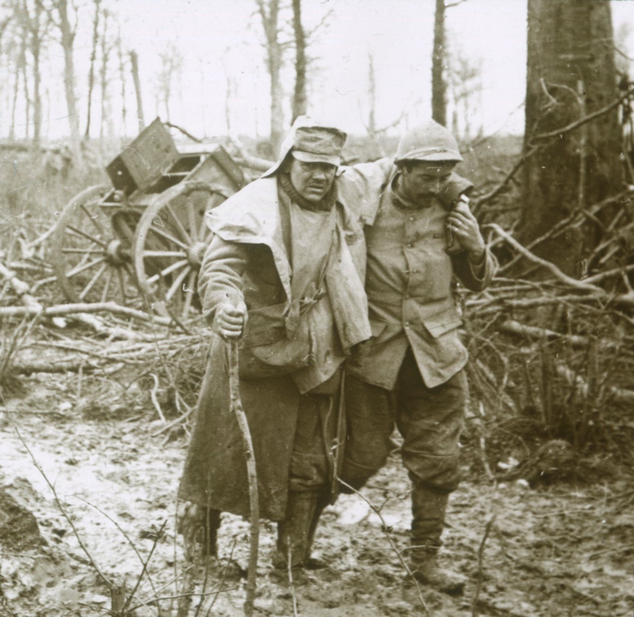 Sebesült katona, Verdun, Észak-Franciaország, 1916 alkotó: Unbekannt