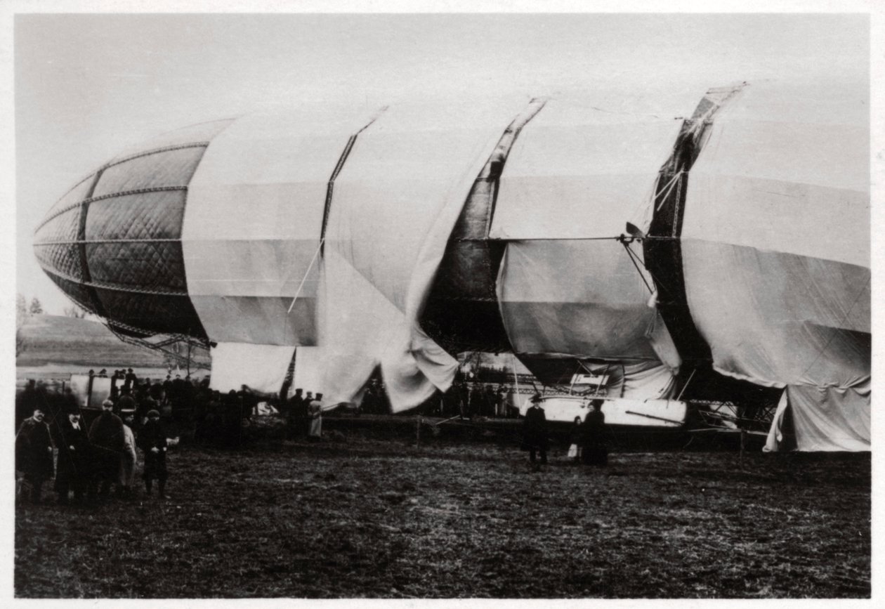 Zeppelin LZ2 a megsemmisítése után, 1906 1933 alkotó: Unbekannt