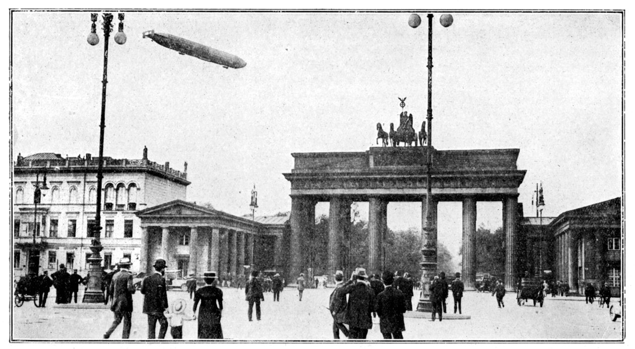 Zeppelin léghajó áthalad a Brandenburgi kapu felett, Berlin, első világháború, 1914 alkotó: Unbekannt