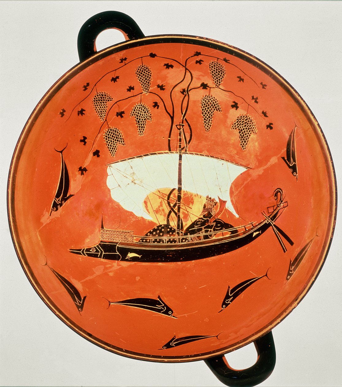 Fekete alakos kylix, belső képen Dionüszosz egy csónakban, szőlővel, Exekias, Szirénfestő, Kr.e. 6. század alkotó: Unbekannt Unbekannt