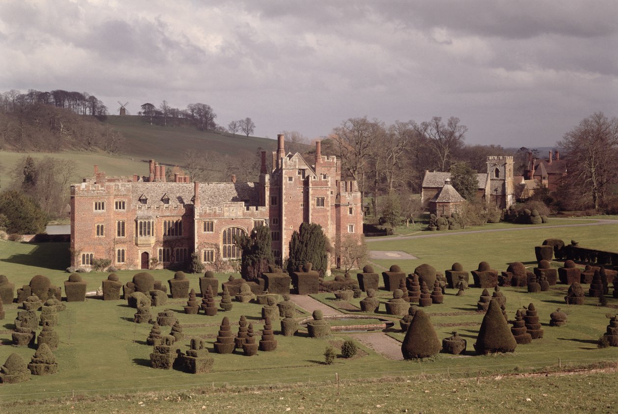 Külső, topiary kerttel és azon túli templommal, Compton Wynyates, Warwickshire, 15. század vége – 16. század eleje alkotó: Unbekannt Unbekannt