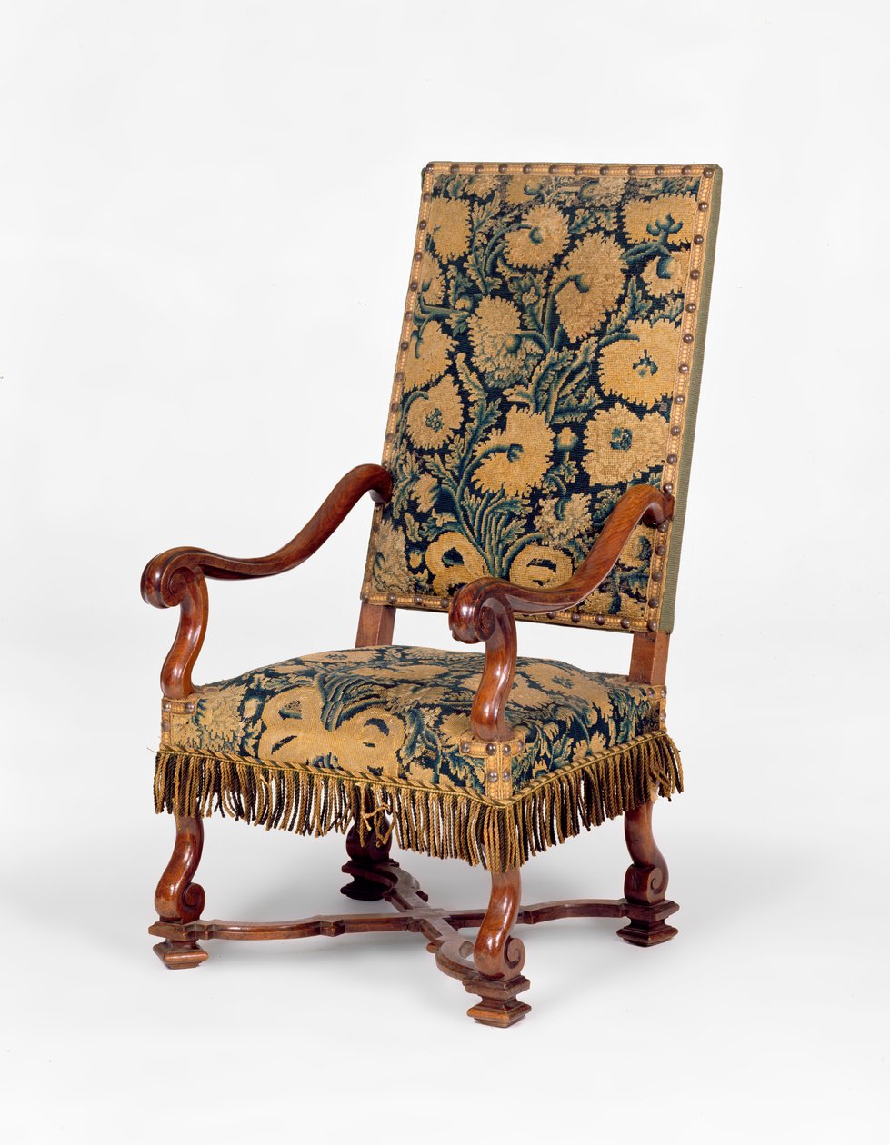George II kézimunka borítású kanapé, 1745 körül. Kígyózó hát, ívelt karok kézimunka borításával, faragott kabrió lábakkal. alkotó: Unbekannt Unbekannt