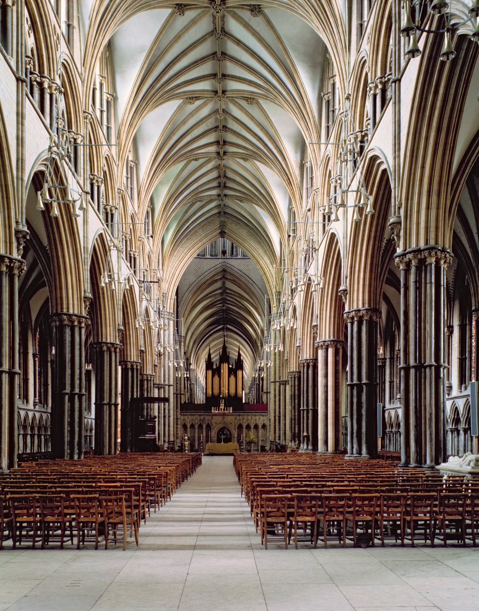 Lincoln Cathedral, 1185–1311, Kilátás a hajóra, 1215–55-ben épült, Lincolnshire, Egyesült Királyság alkotó: Unbekannt Unbekannt
