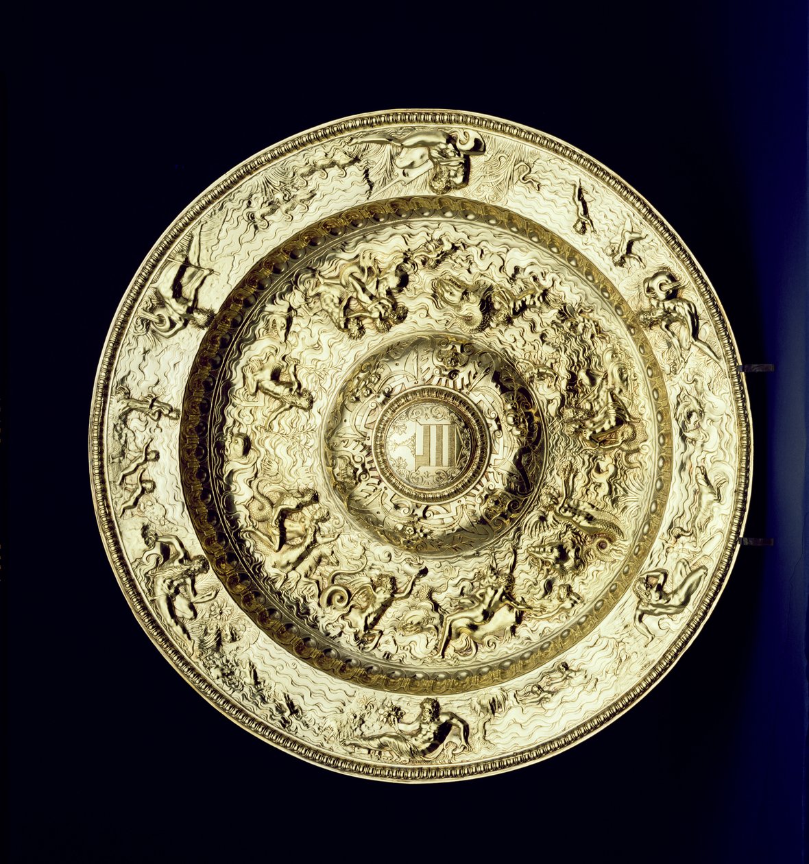 Ezüst-aranyozott medence, dombornyomott, hajszolt és vésett, francia, 1560-83 körül alkotó: Unbekannt Unbekannt