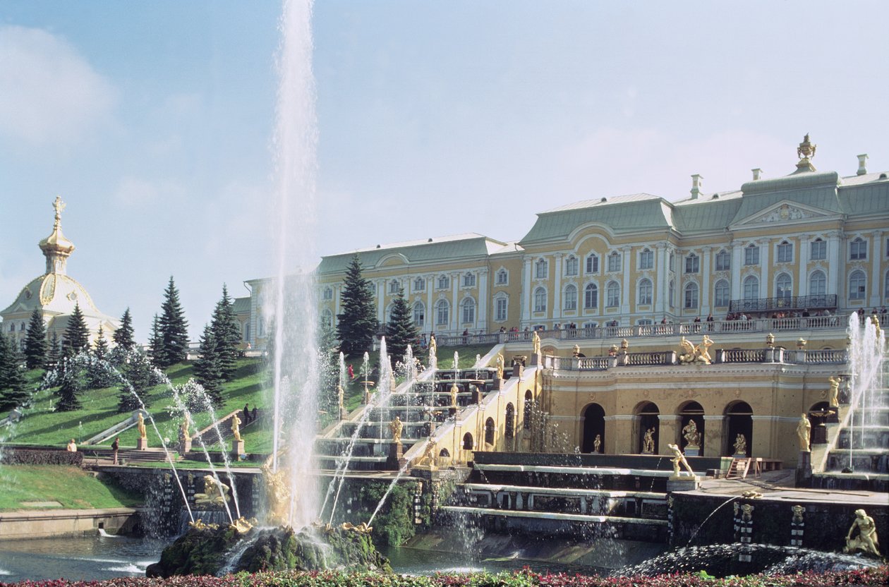 Kilátás a Peterhof-palotára a Sámson-kút felett a teraszokról alkotó: Unbekannt Unbekannt