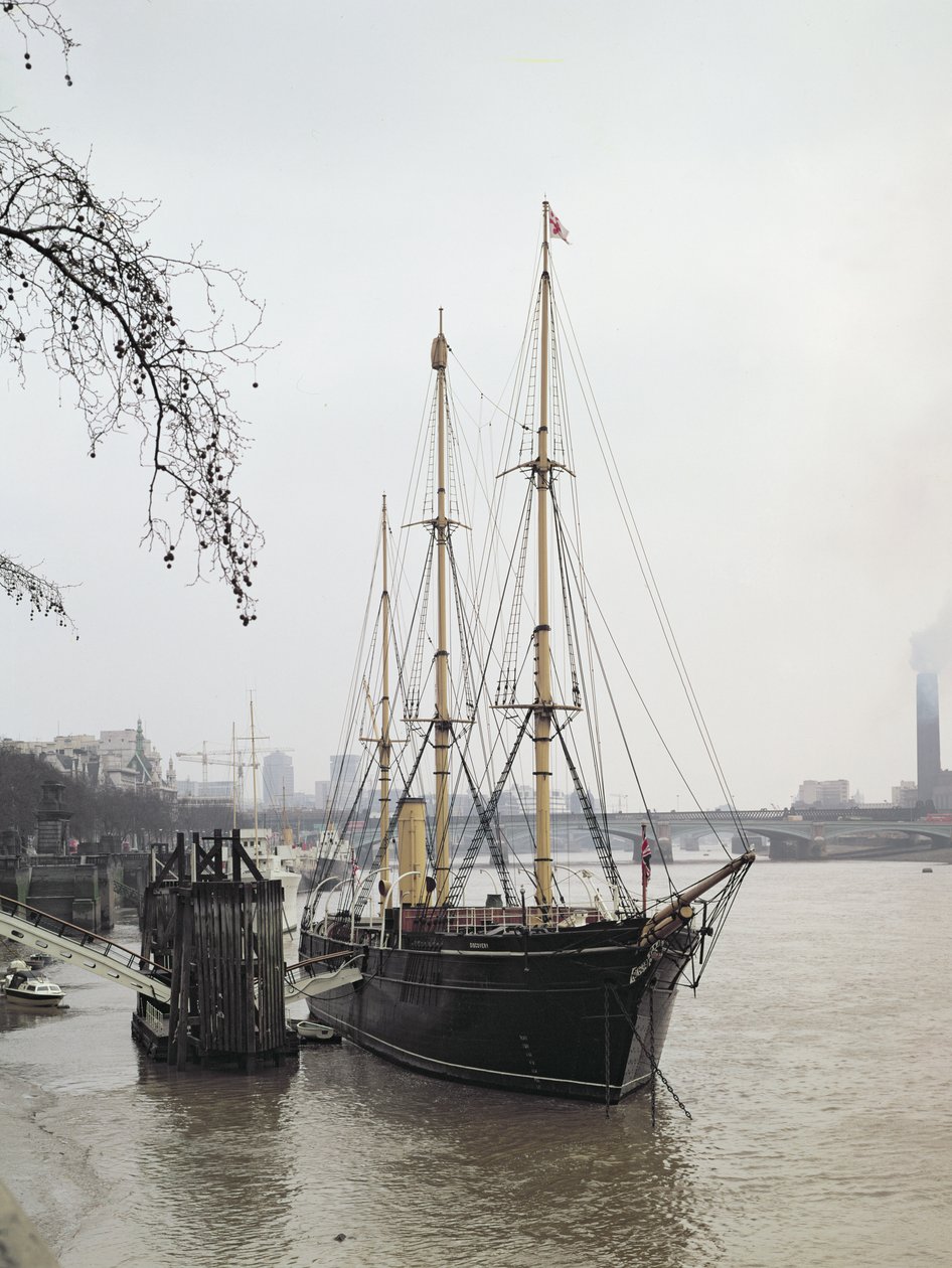 Kilátás a Temze folyóra az RRS Discovery segítségével, amelyet Scott hajózott az Antarktiszra 1901-04-ben alkotó: Unbekannt Unbekannt