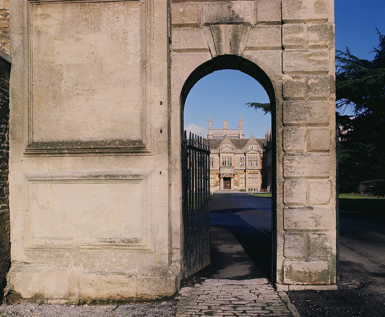 Kilátás a déli frontra az átjárón keresztül, Corsham Court, Wiltshire alkotó: Unbekannt Unbekannt