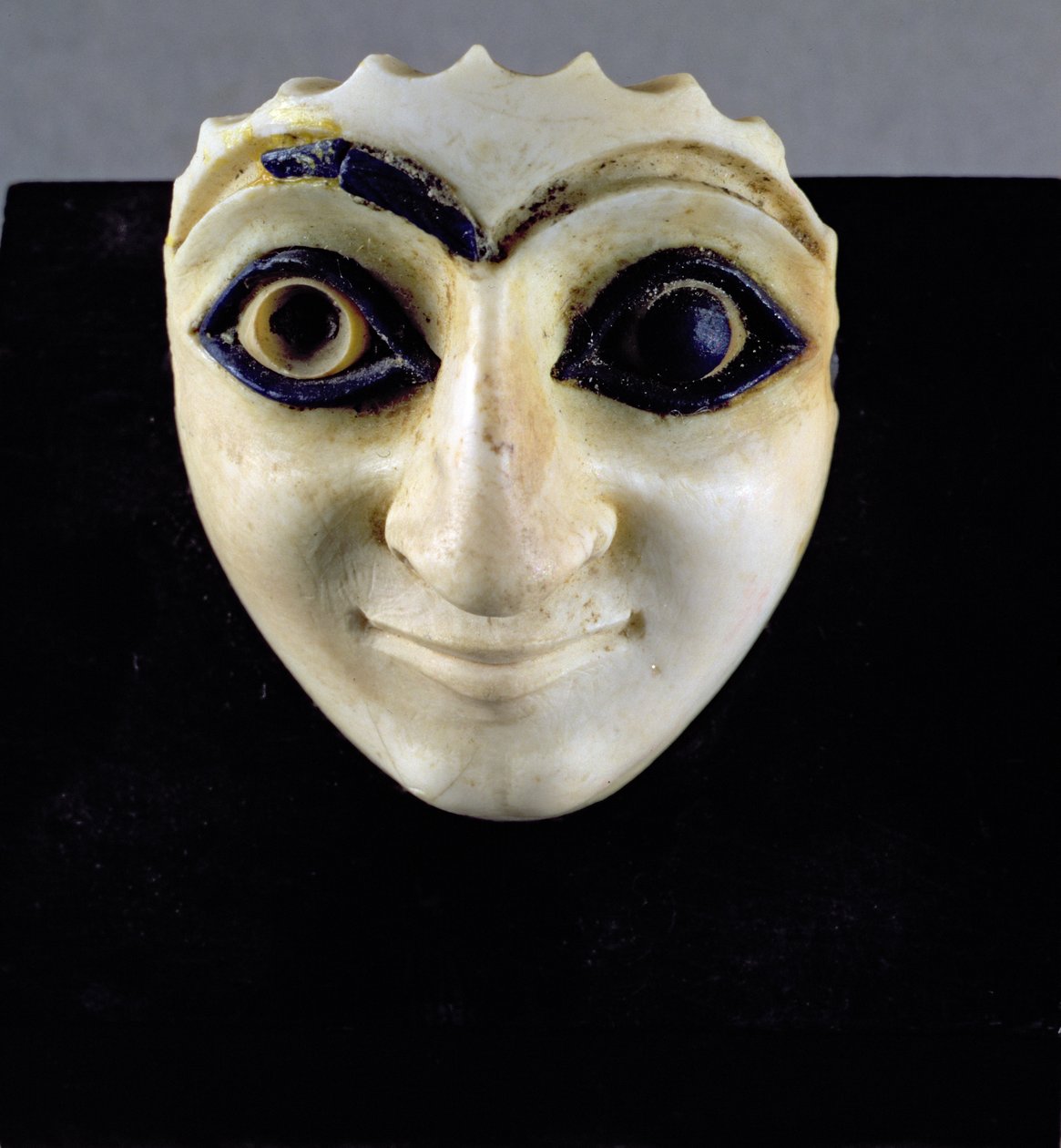 Egy figura feje Nini-zaza templomából, Mari, ie 2600 (alabástrom és lapis lazuli) alkotó: Unbekannt