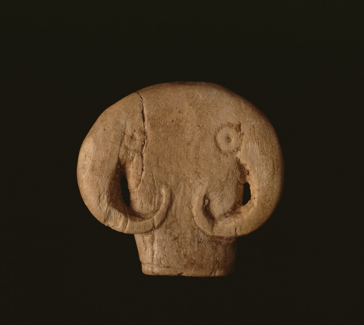 Bikafej amulett, predinasztikus egyiptomi, Naqada IIa, Kr.e. 3500 körül (víziló elefántcsont) alkotó: Unbekannt