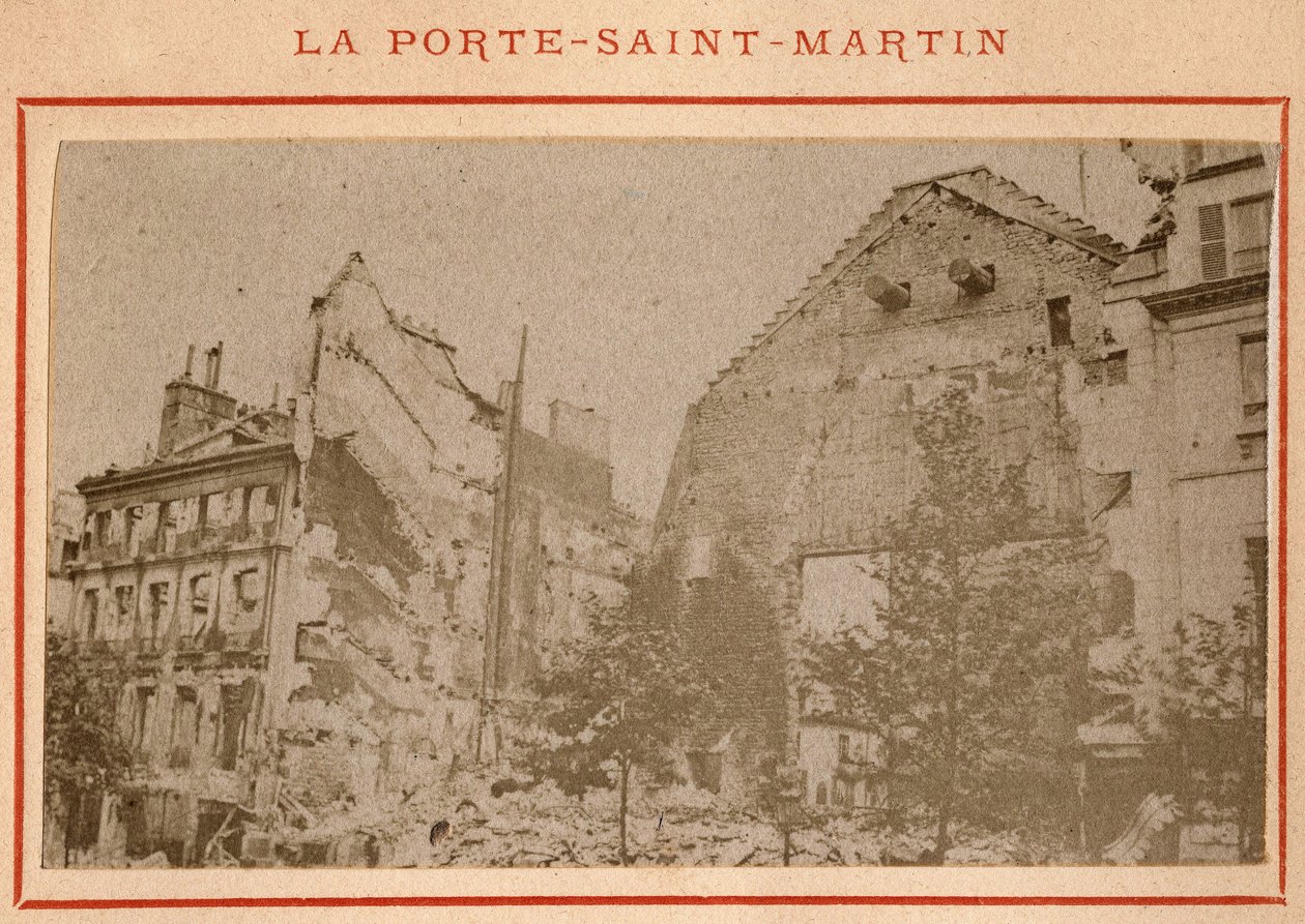 Commune de Paris (1871): az 1871 májusában megsemmisült párizsi Porte Saint Martin képe. Pierre Pepetit fényképe. Nyomtatás kartonra, Dim. 9x5,4 cm alkotó: Unbekannt