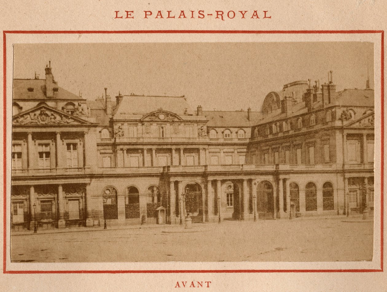 Párizs község (1871): a párizsi Palais-Royal (Palais Royal) képe az 1871. májusi tűzvész előtt. Pierre Pepetit fényképe. Nyomtatás kartonra, Dim. 9x5,4 cm alkotó: Unbekannt