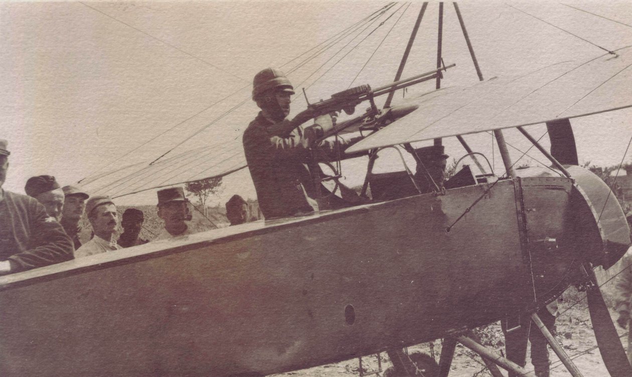 Francia katonák egy repülőgép géppuskája körül - 1915 alkotó: Unbekannt