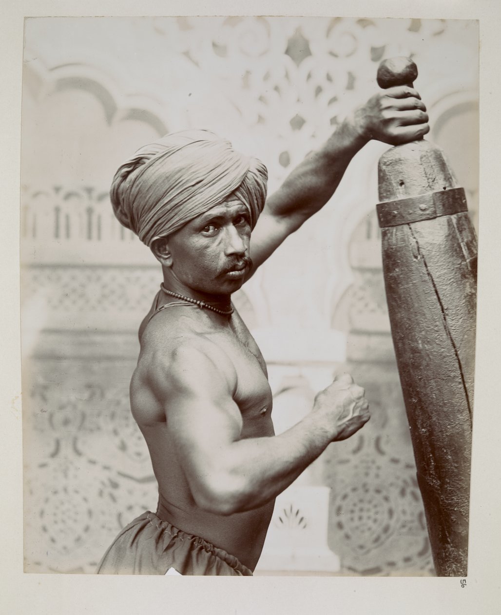 A Bombay Theatre of Varieties tornásza a londoni Indiai és Ceyloni Kiállításon alkotó: Unbekannter Künstler