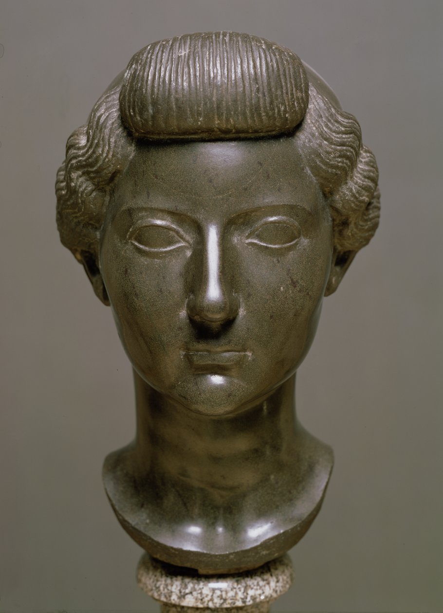 Livia Drusilla (i. e. 56-i.sz. 29) Roman feje, ie 30 körül (bazalt) alkotó: Unbekannt